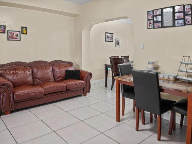 19310 NW 48th Ct, Miami Gardens FL 33055