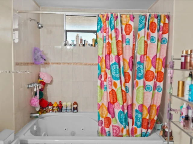 19310 NW 48th Ct, Miami Gardens FL 33055