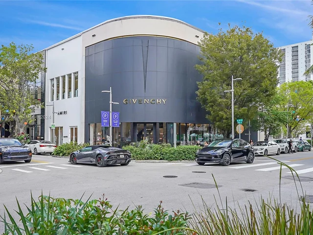 118 NW 45th St, Miami FL 33127