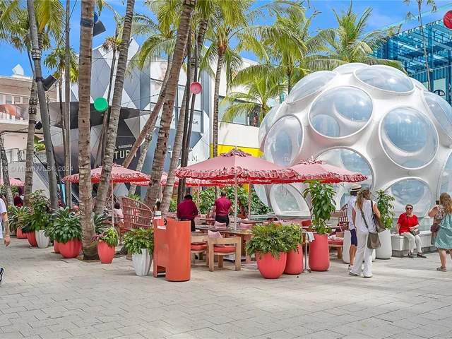 118 NW 45th St, Miami FL 33127