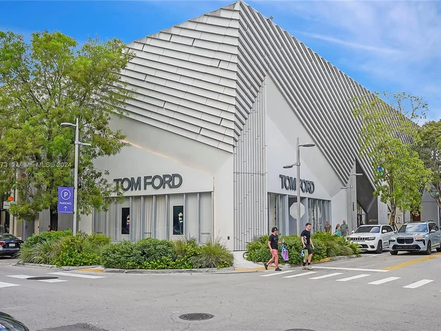 118 NW 45th St, Miami FL 33127