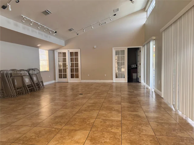 819 NE 214th Ln # 1, Miami FL 33179