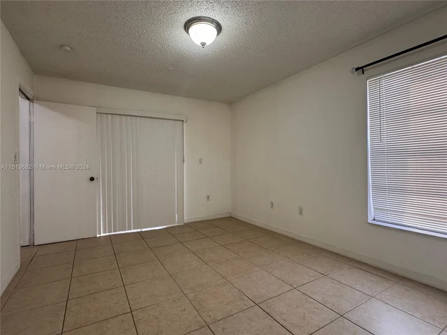 819 NE 214th Ln # 1, Miami FL 33179