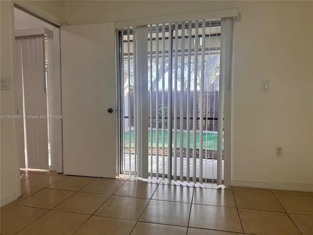 819 NE 214th Ln # 1, Miami FL 33179