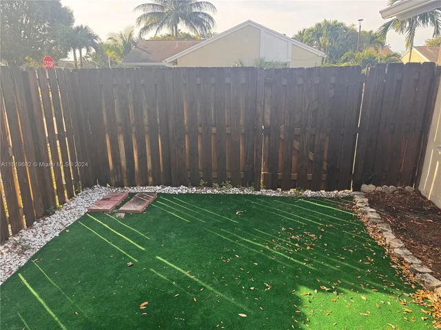 819 NE 214th Ln # 1, Miami FL 33179