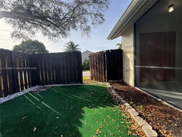 819 NE 214th Ln # 1, Miami FL 33179