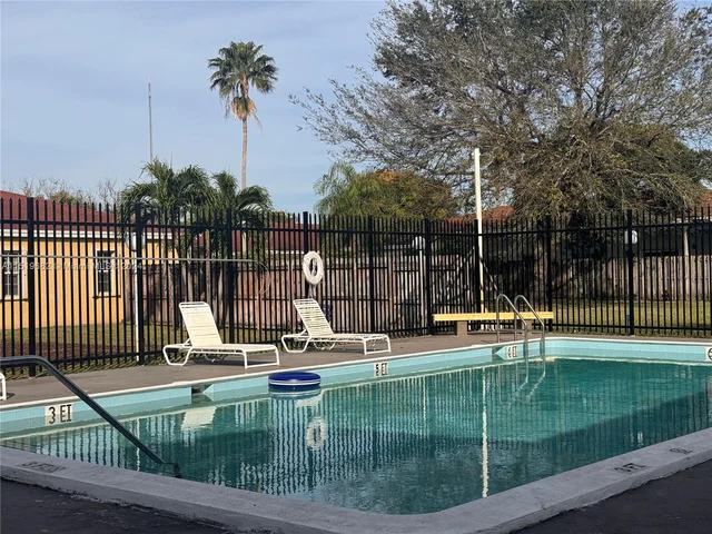 819 NE 214th Ln # 1, Miami FL 33179