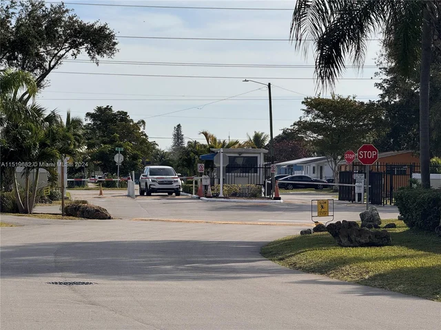 819 NE 214th Ln # 1, Miami FL 33179