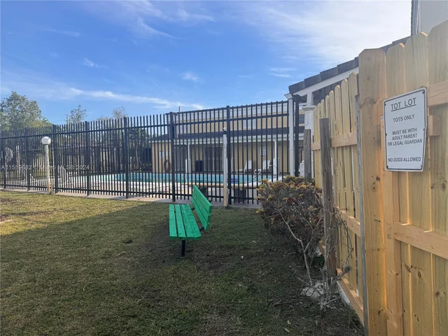 819 NE 214th Ln # 1, Miami FL 33179