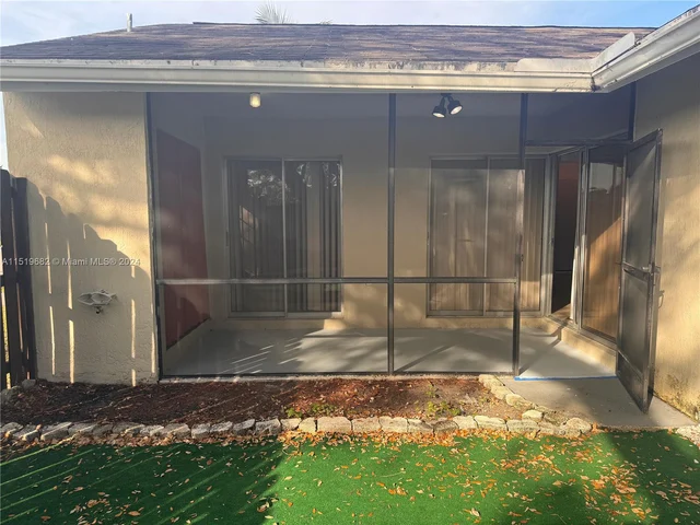 819 NE 214th Ln # 1, Miami FL 33179