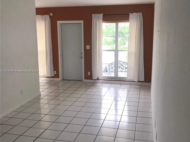 2795 SE 1st Ct # 10, Pompano Beach FL 33062