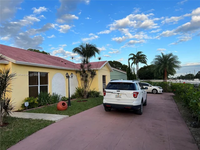 12571 SW 268th St, Homestead FL 33032