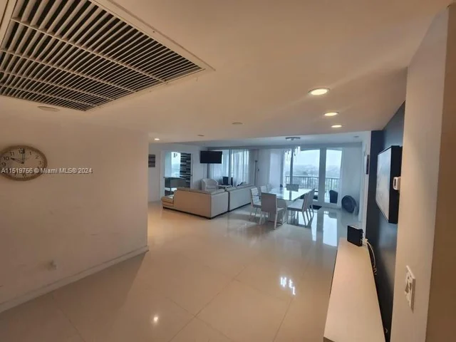 5401 Collins Ave # 820, Miami Beach FL 33140