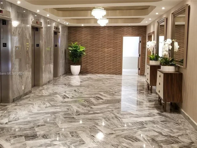 5401 Collins Ave # 820, Miami Beach FL 33140