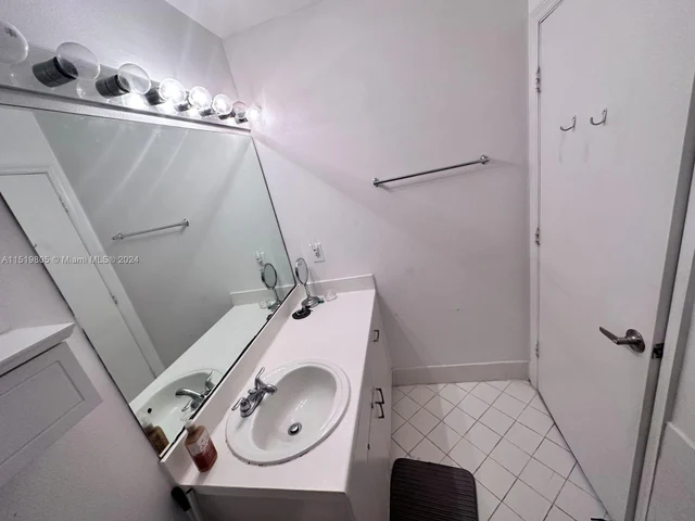 2078 Madeira Dr, Weston FL 33327