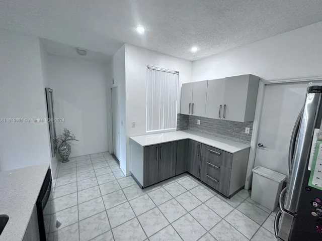 2078 Madeira Dr, Weston FL 33327