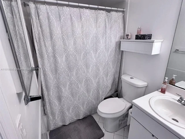 2078 Madeira Dr, Weston FL 33327