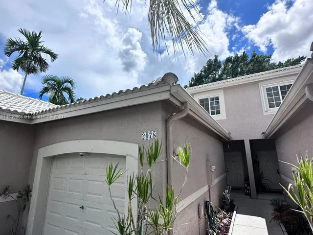 2078 Madeira Dr, Weston FL 33327
