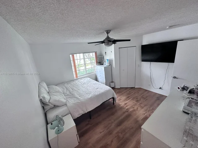 2078 Madeira Dr, Weston FL 33327