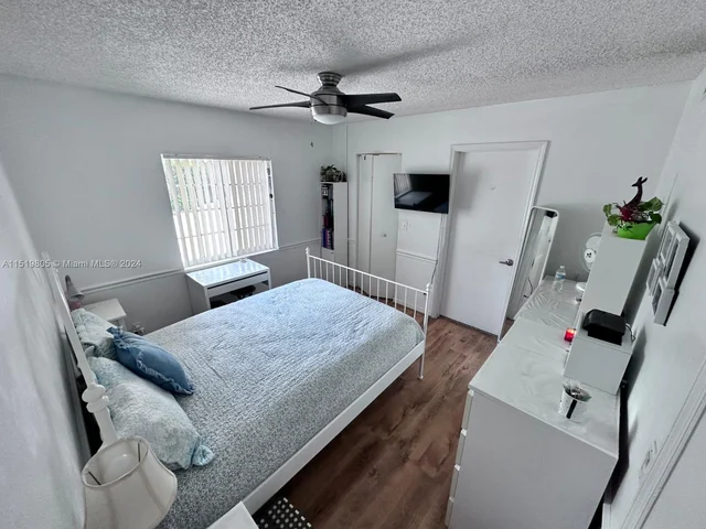 2078 Madeira Dr, Weston FL 33327