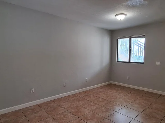 2903 SE 17th Ave # 102, Homestead FL 33035