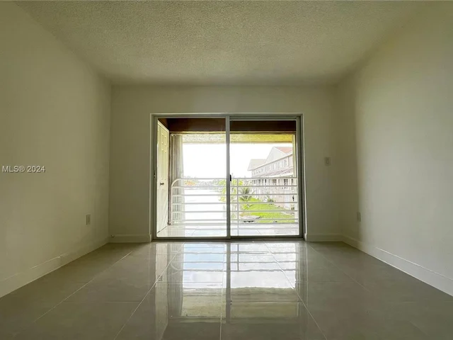 2790 W 60th St # 9, Hialeah FL 33016
