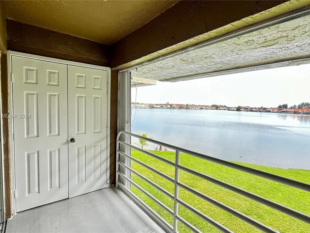 2790 W 60th St # 9, Hialeah FL 33016