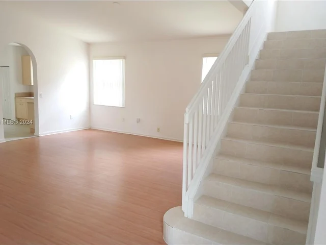 983 NE 37th Ave, Homestead FL 33033