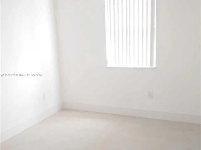 983 NE 37th Ave, Homestead FL 33033