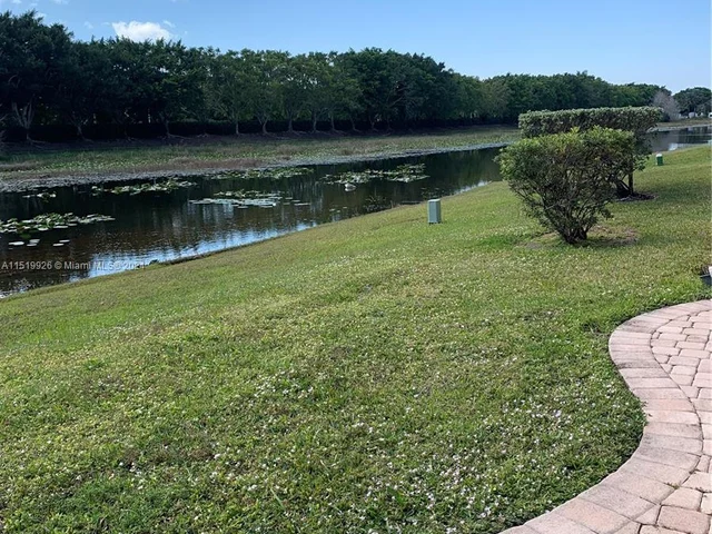 793 Tanglewood Cir, Weston FL 33327