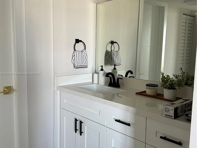 20301 W COUNTRY CLUB DR # 1922, Aventura FL 33180