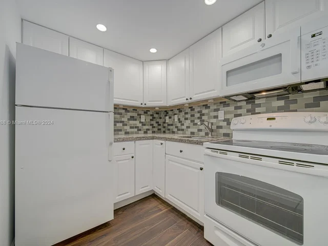 8603 SW 68th Ct # 7, Pinecrest FL 33156