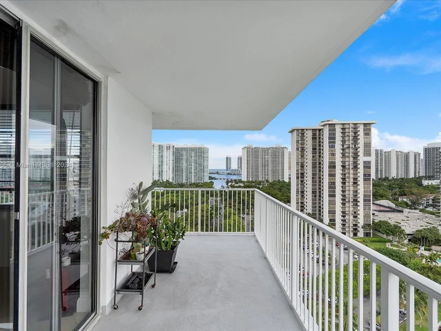 2851 NE 183rd St # 1717E, Aventura FL 33160