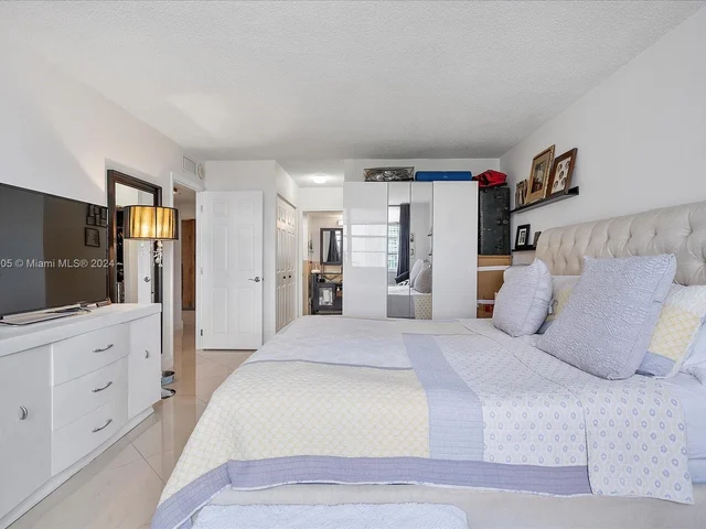 2851 NE 183rd St # 1717E, Aventura FL 33160