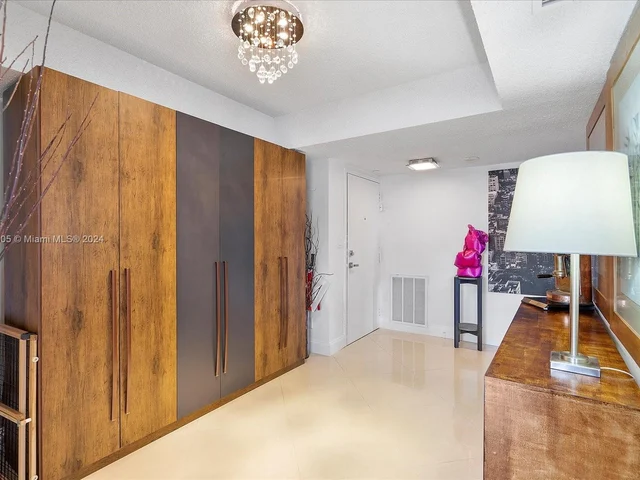 2851 NE 183rd St # 1717E, Aventura FL 33160