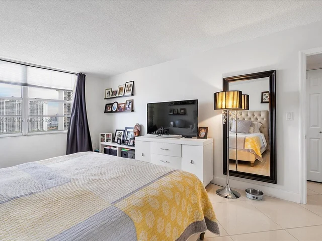 2851 NE 183rd St # 1717E, Aventura FL 33160