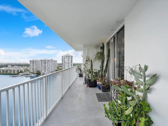 2851 NE 183rd St # 1717E, Aventura FL 33160