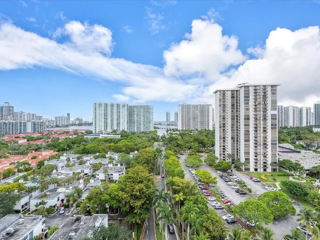 2851 NE 183rd St # 1717E, Aventura FL 33160