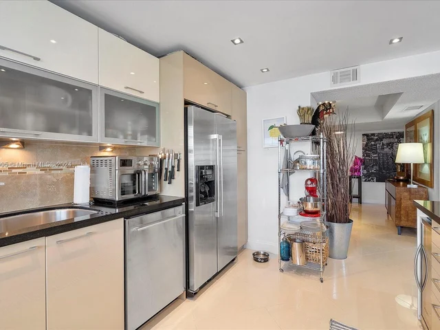 2851 NE 183rd St # 1717E, Aventura FL 33160