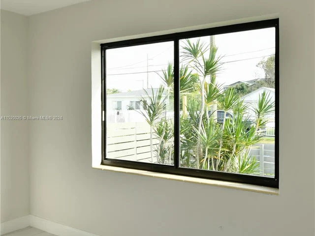 1231 NW 68th St, Miami FL 33147