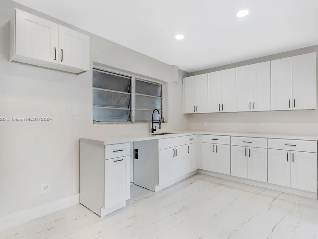 1231 NW 68th St, Miami FL 33147