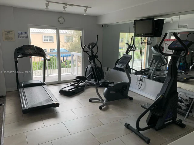 2740 SW 28th Ter # 305, Miami FL 33133