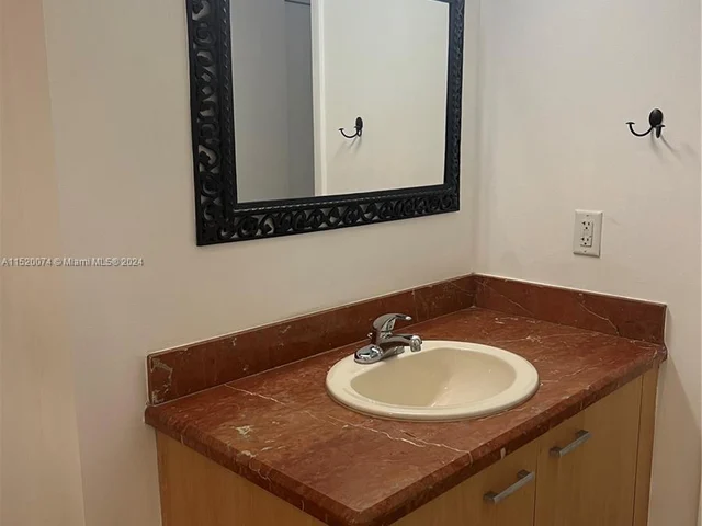 1350 NW 8th # 4, Miami FL 33136