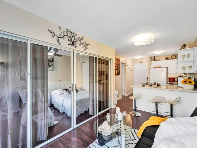 710 Washington Ave, Miami Beach FL 33139