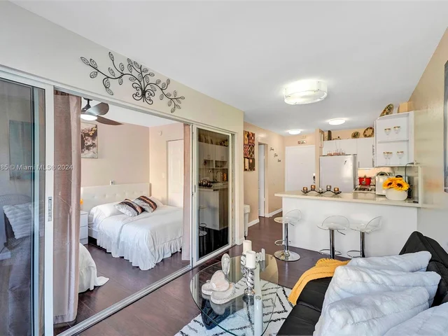 710 Washington Ave, Miami Beach FL 33139