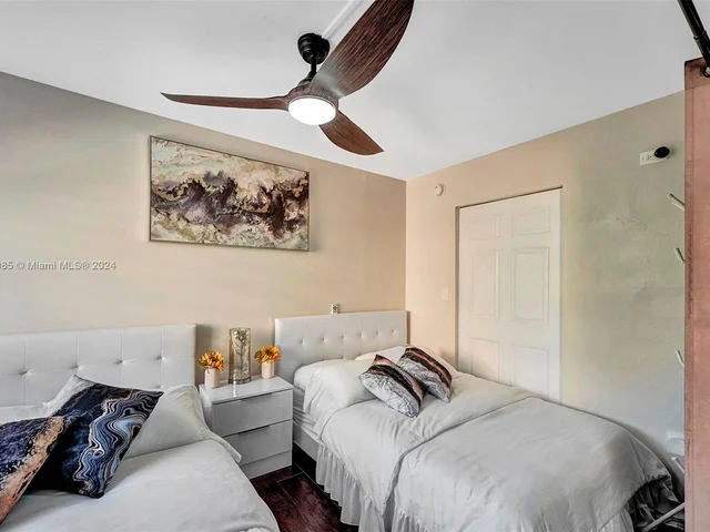 710 Washington Ave, Miami Beach FL 33139