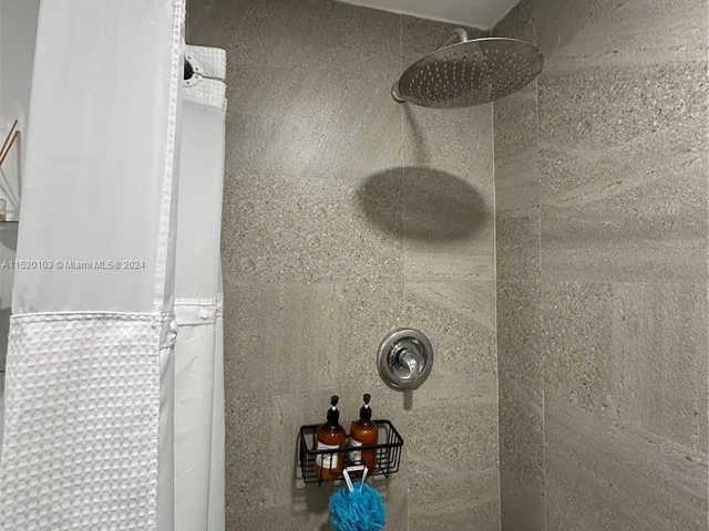 5085 NW 7th St # 1006, Miami FL 33126