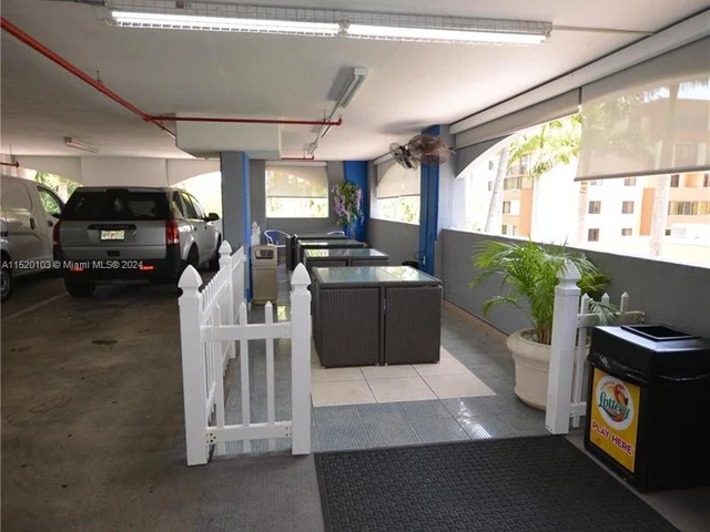 5085 NW 7th St # 1006, Miami FL 33126