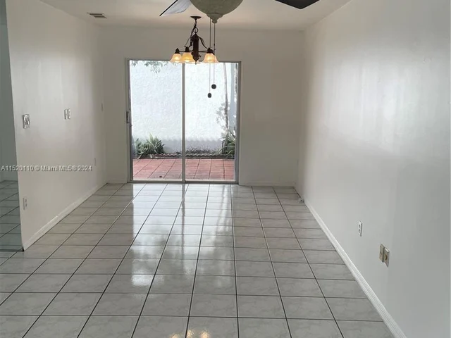 331 NE 212th St, Miami FL 33179