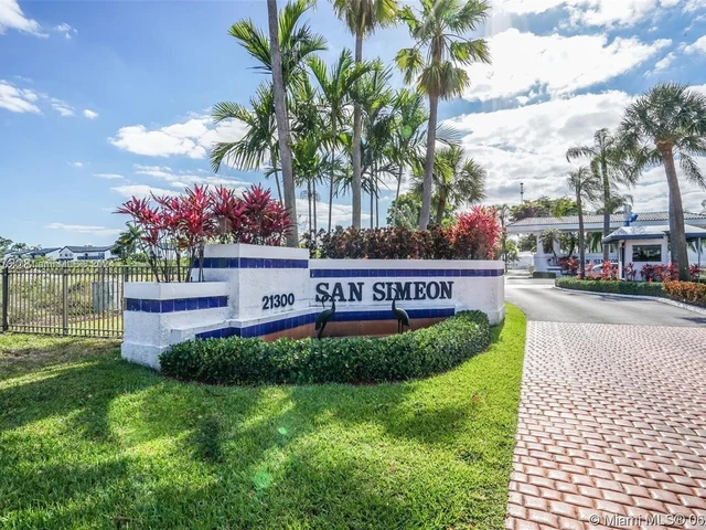 331 NE 212th St, Miami FL 33179